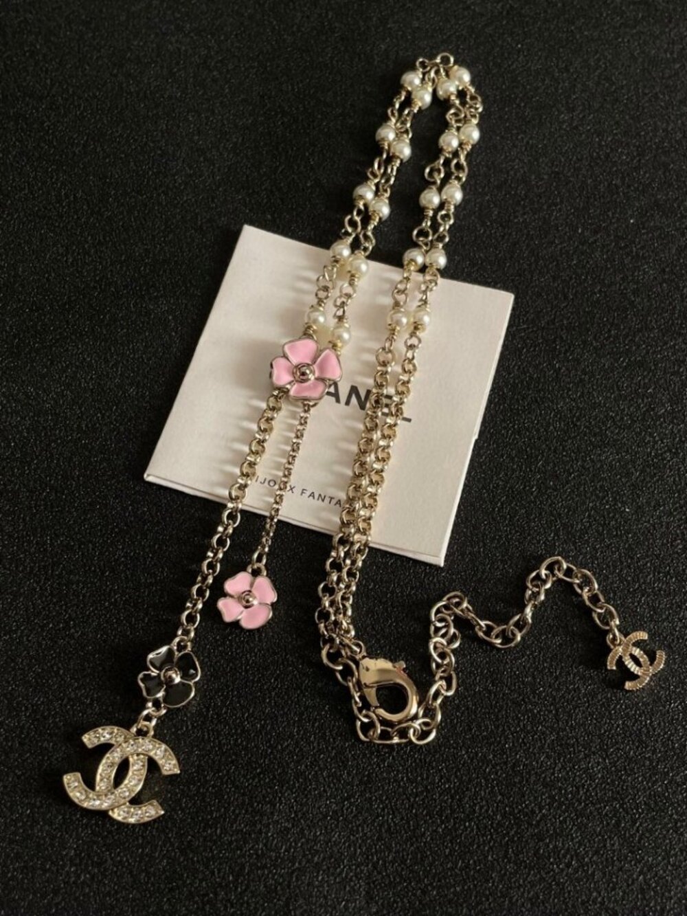 Chanel Pearl Flower CC Necklace – Feminine Floral & Pearl Accents